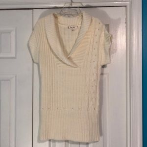 Short sleeve sweater